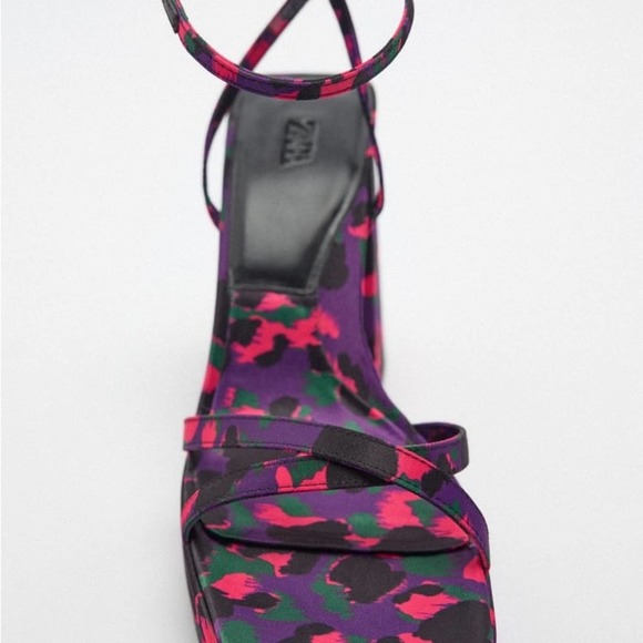 ZARA RINTED PLATFORM SANDALS
MULTI-COLOR - Picture 5 of 8